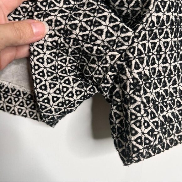 J Crew Womens Size 0 Black White Eyelet Lace Shorts Classic Preppy Coastal - Picture 6 of 12